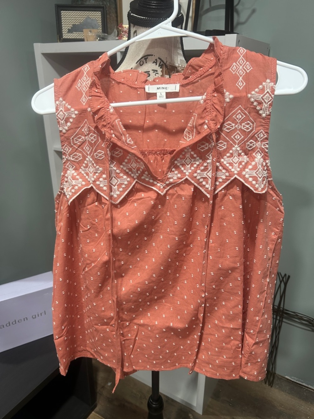 mine Coral Embroidered Short Sleeve Top PTP 21”
